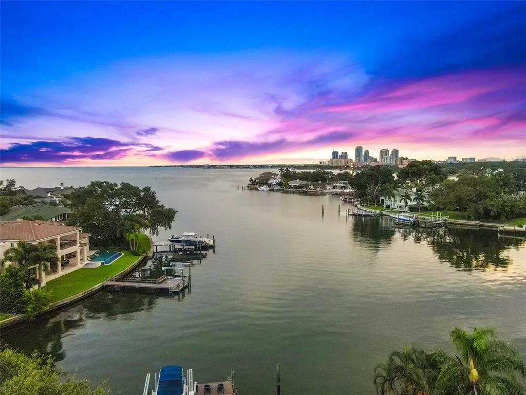 1365 BRIGHTWATERS BOULEVARD NE, ST PETERSBURG, FL 33704