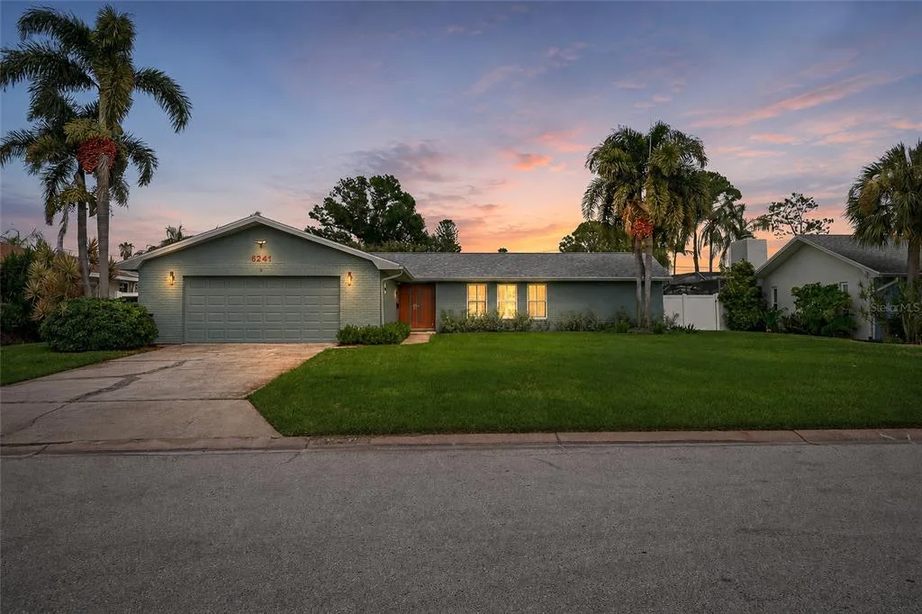 6241 TANGLEWOOD DRIVE NE, ST PETERSBURG, FL 33702