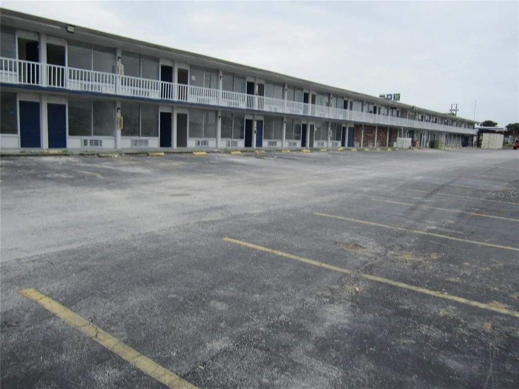 4011 E COLUMBUS DRIVE, TAMPA, FL 33605