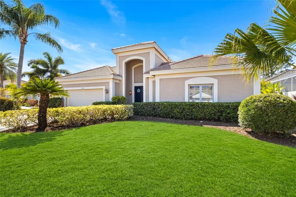 8732 54TH AVENUE E, BRADENTON, FL 34211