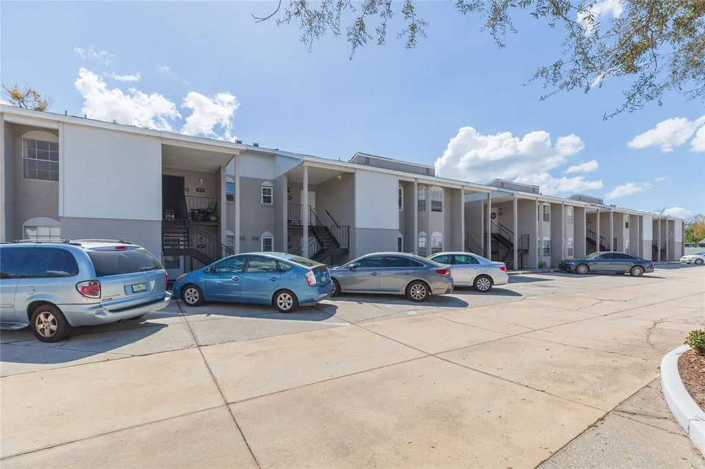 4513 S OAK DRIVE # Q62A, TAMPA, FL 33611
