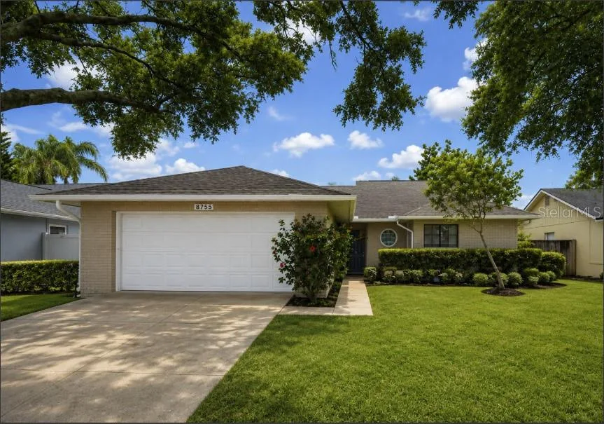 8755 HAMPDEN DRIVE, TAMPA, FL 33626