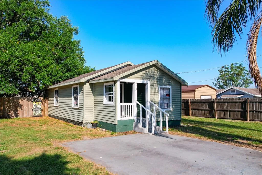213 CLEVELAND AVENUE, WINTER HAVEN, FL 33881