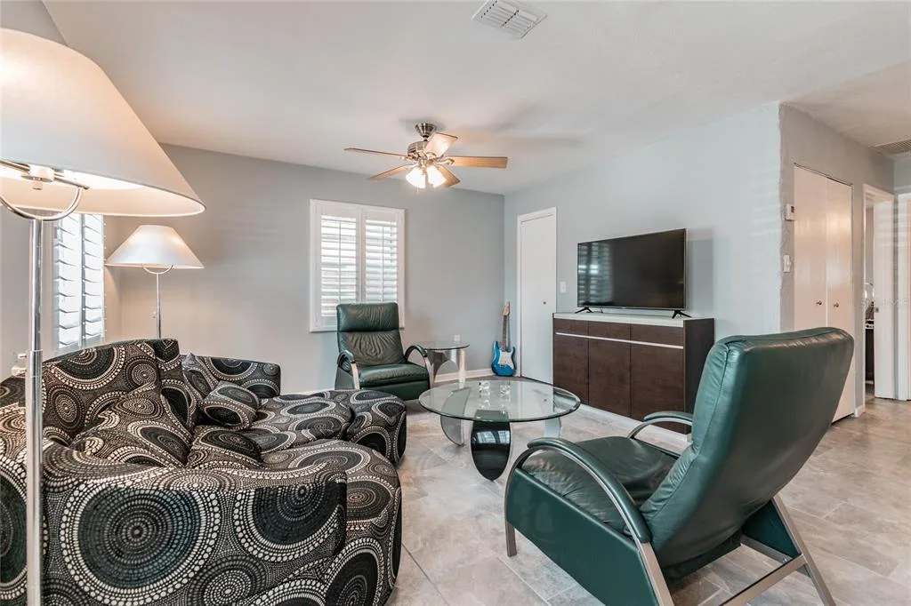 3611 W ANDERSON AVENUE, TAMPA, FL 33611