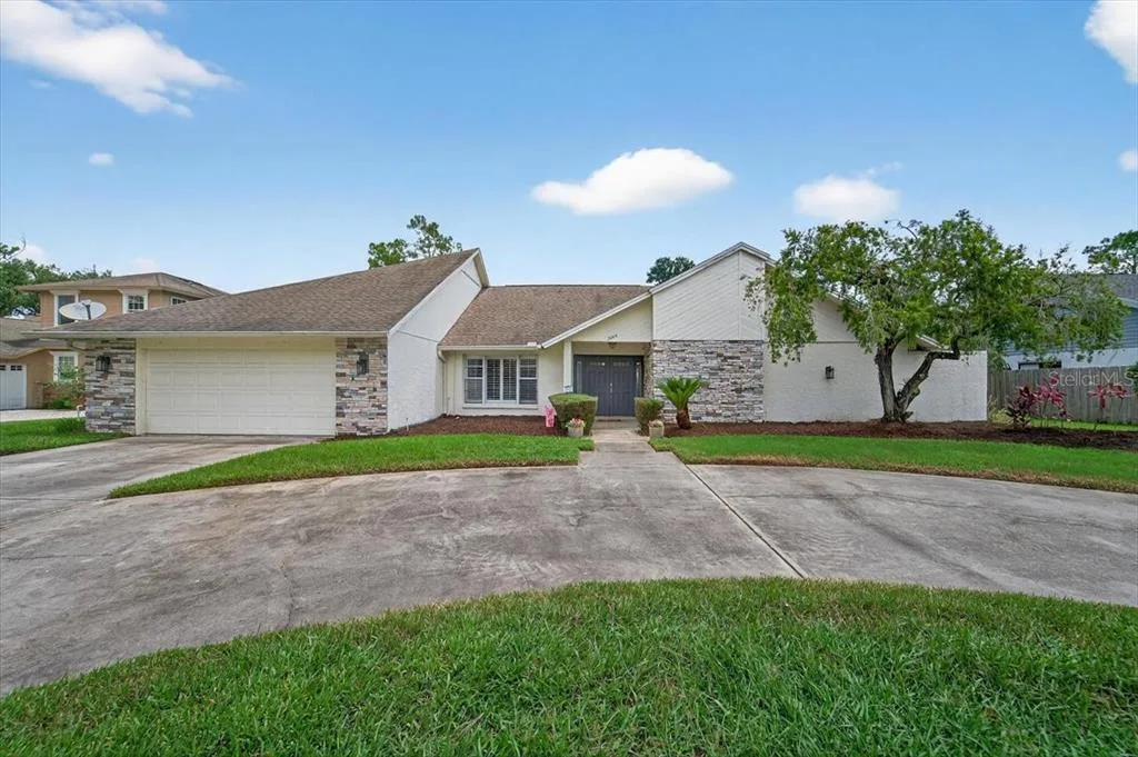 2004 N GOLFVIEW DRIVE, PLANT CITY, FL 33566