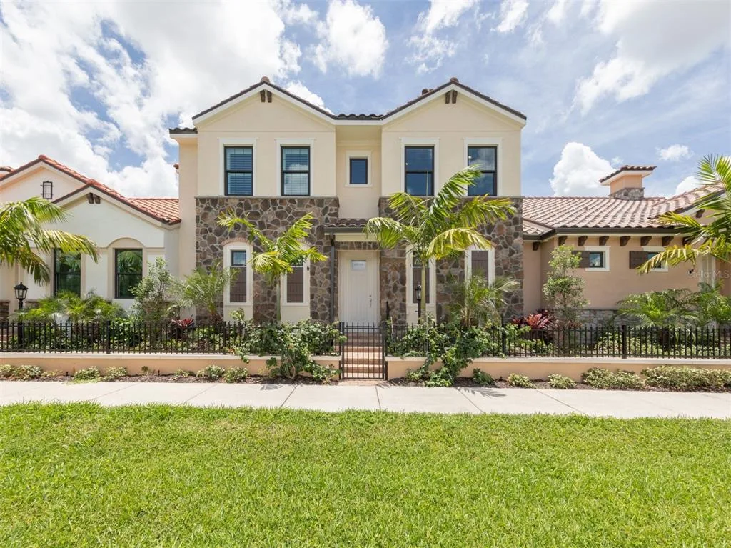 922 E VENICE AVENUE, VENICE, FL 34285