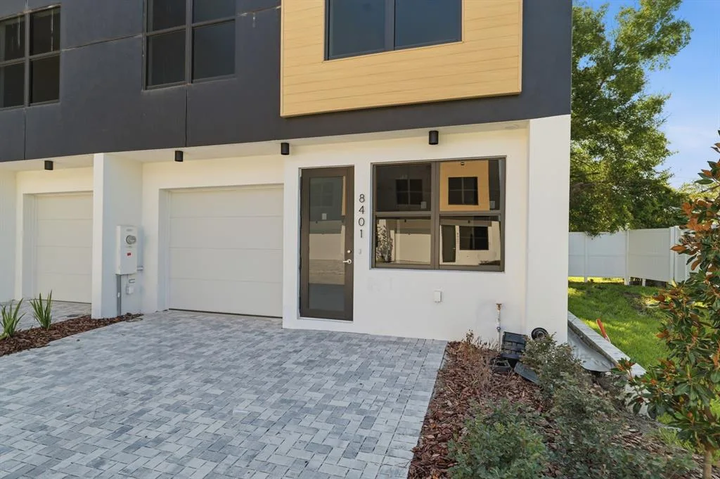8401 MODANO PLACE, TAMPA, FL 33614