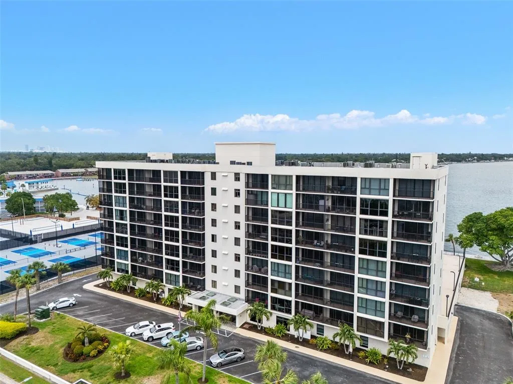7100 SUNSHINE SKYWAY LANE S # 701, ST PETERSBURG, FL 33711