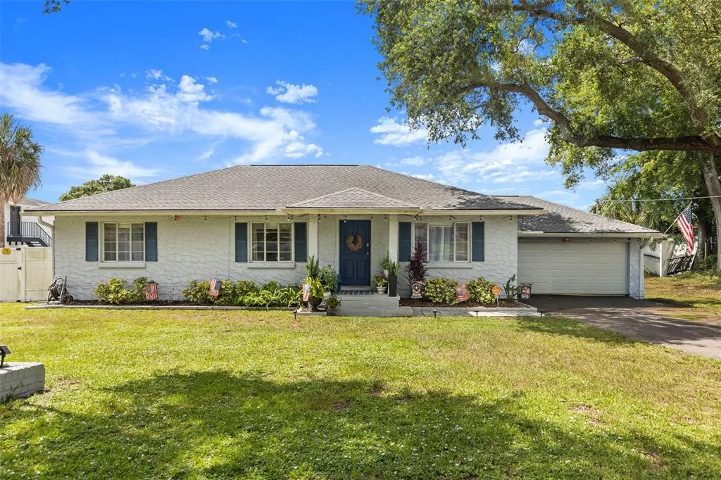 920 ALICIA AVENUE, TAMPA, FL 33604