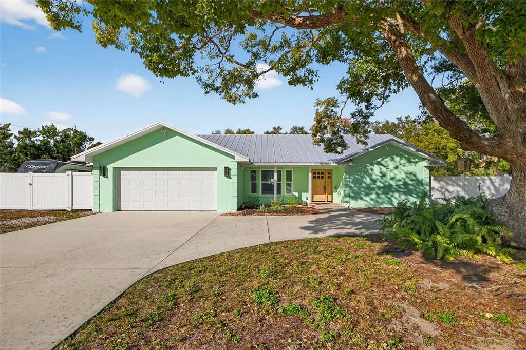 11945 74TH AVENUE, SEMINOLE, FL 33772