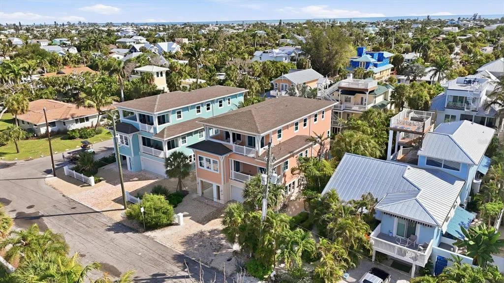 113 AQUA LANE, HOLMES BEACH, FL 34217