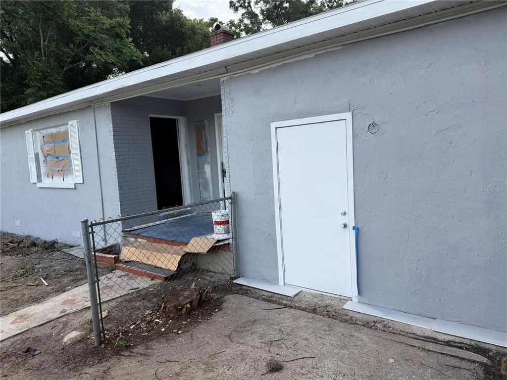 6044 SE AGNEW ROAD, BELLEVIEW, FL 34420