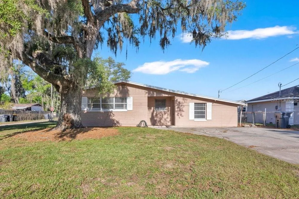 218 DENNIS AVENUE, WINTER HAVEN, FL 33880
