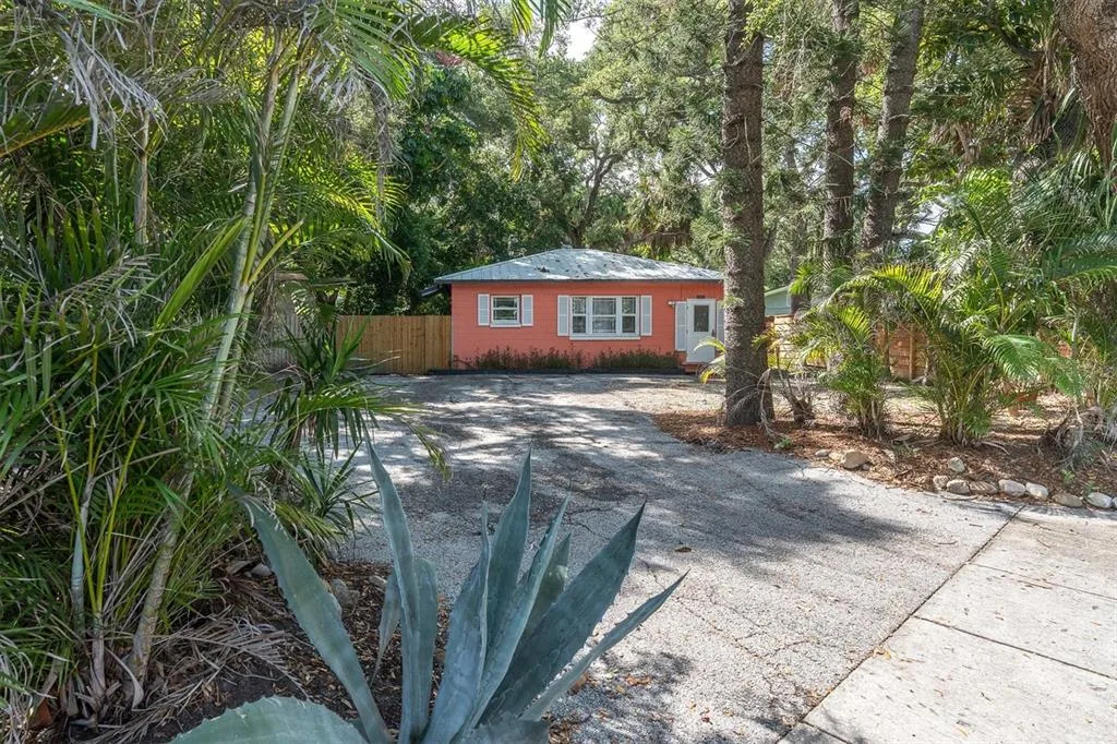 2925 PARK STREET N, ST PETERSBURG, FL 33710