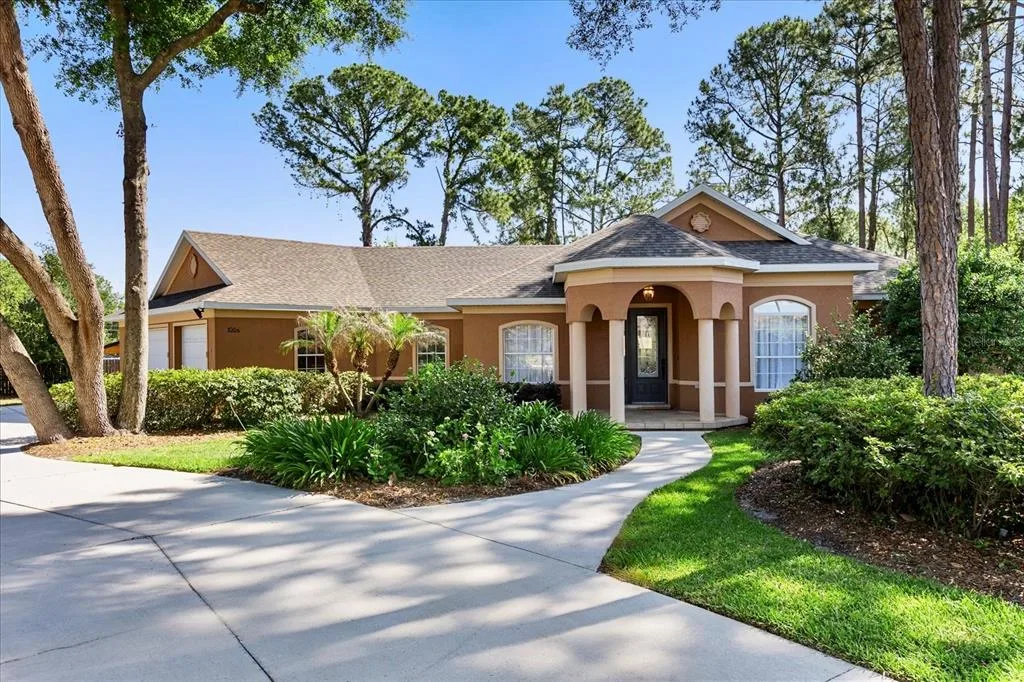 1064 CEASARS COURT, MOUNT DORA, FL 32757