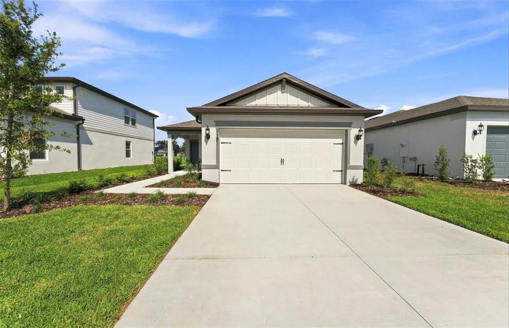 9181 NEWMONS PLACE, WILDWOOD, FL 34785
