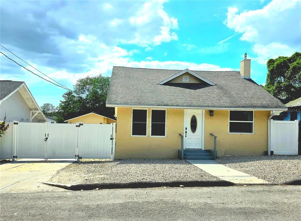 8514 N MITCHELL AVENUE, TAMPA, FL 33604