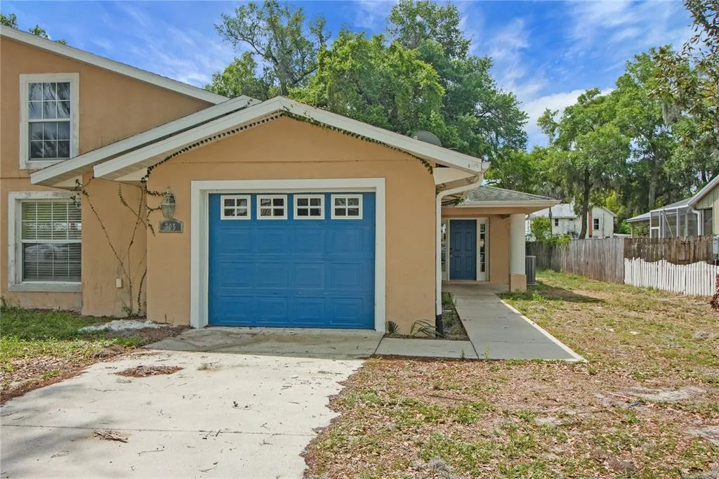 305 W FOUNTAIN STREET, FRUITLAND PARK, FL 34731