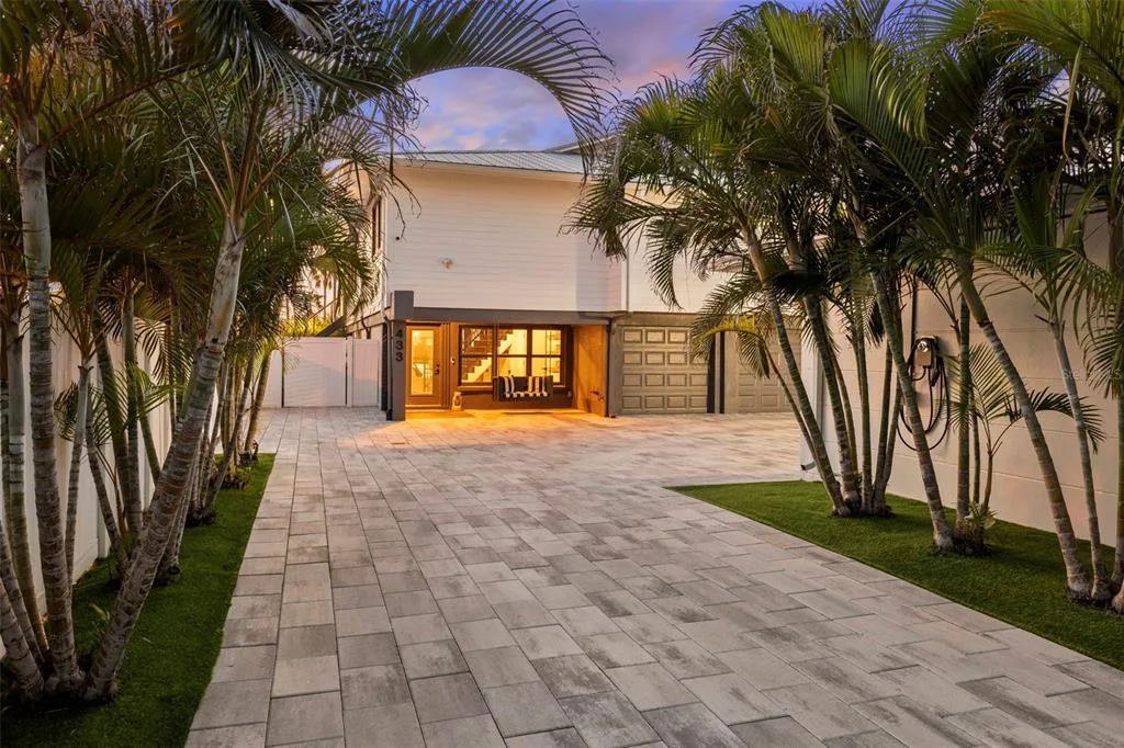 439 CAUSEWAY BOULEVARD, DUNEDIN, FL 34698