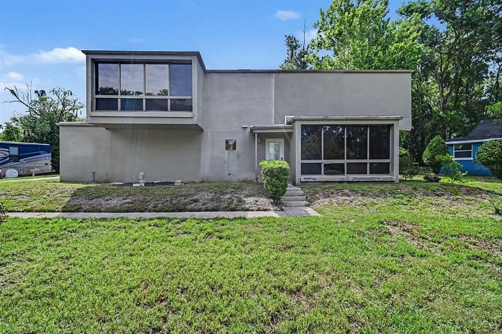 633 S DELAWARE AVENUE, DELAND, FL 32720