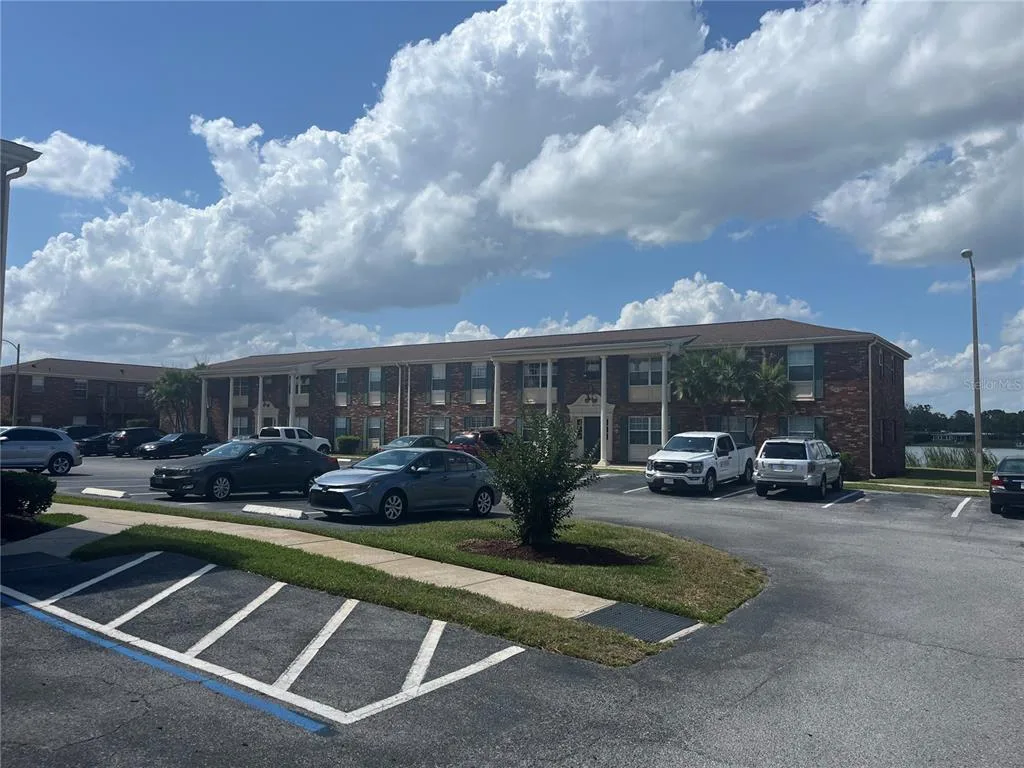 1920 E EDGEWOOD DRIVE # J8, LAKELAND, FL 33803