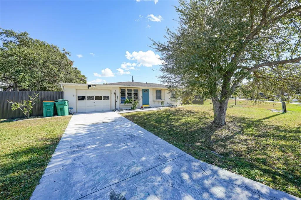 819 HALEYBURY STREET NW, PORT CHARLOTTE, FL 33948