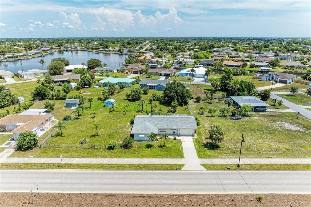 20430 EDGEWATER DRIVE, PORT CHARLOTTE, FL 33952