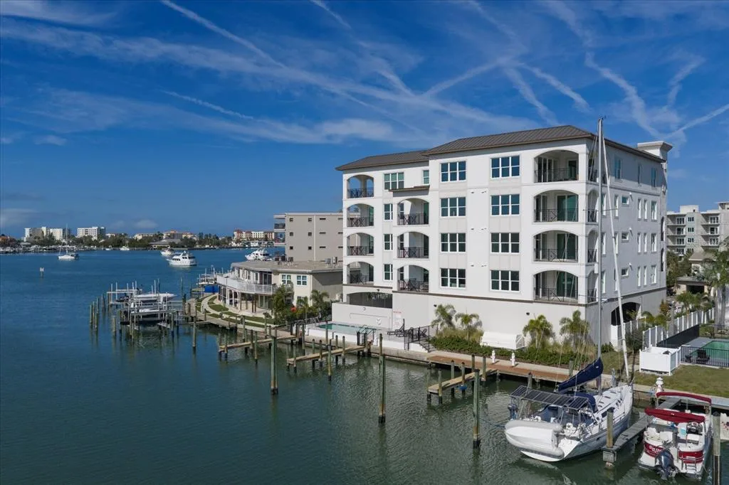 211 DOLPHIN POINT # 5, CLEARWATER, FL 33767