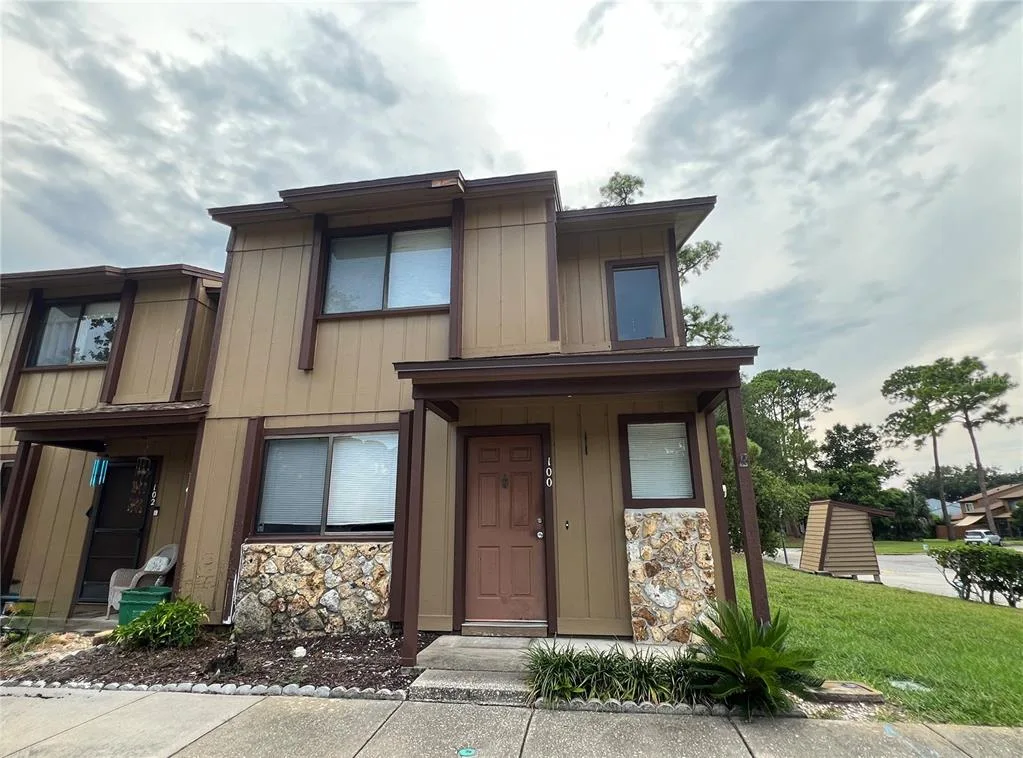 100 E BAYWOOD SQUARE, DAYTONA BEACH, FL 32119