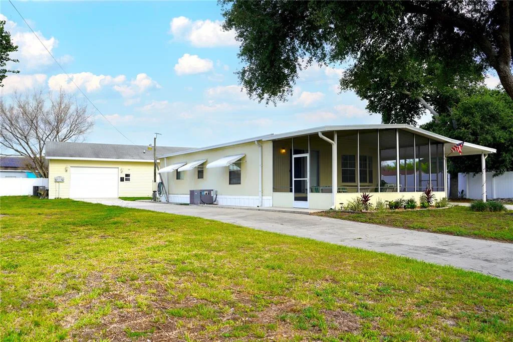 5747 E LAKE FOX DRIVE, WINTER HAVEN, FL 33884