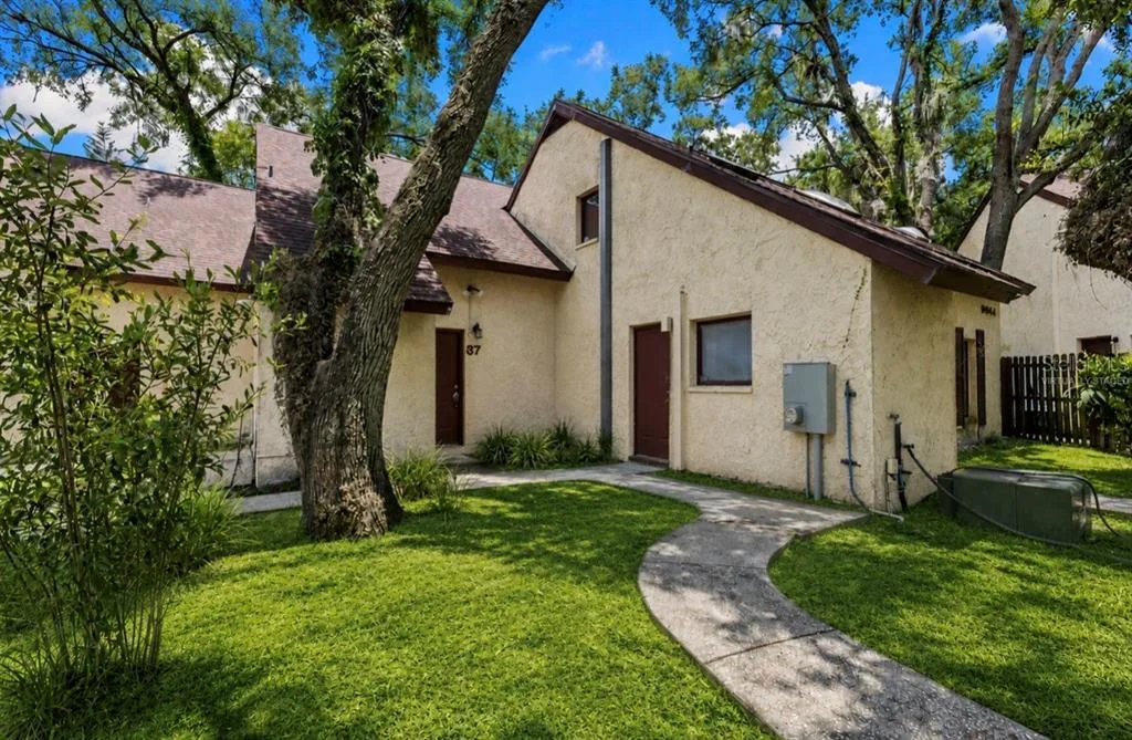 5641 ASHLEY OAKS DRIVE # 37, TAMPA, FL 33617