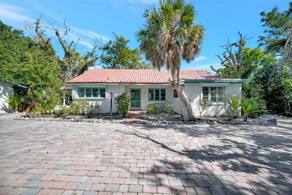 4237 HIGEL AVENUE, SARASOTA, FL 34242