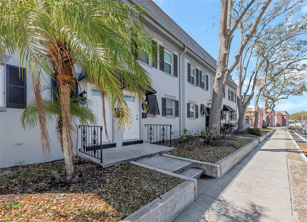 6976 SUNSET DRIVE S # 6976, ST PETERSBURG, FL 33707