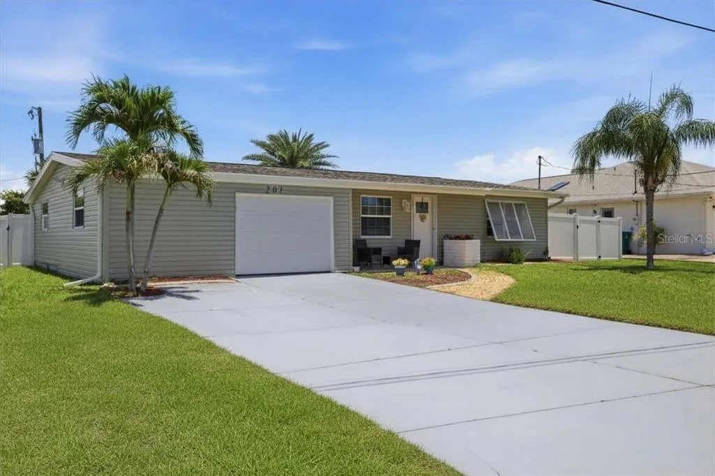 201 E TARPON BLVD NW, PORT CHARLOTTE, FL 33952