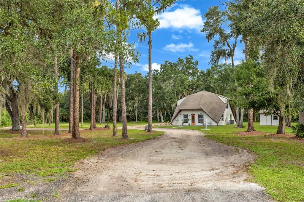 1213 BUTCH CASSIDY TRAIL, WIMAUMA, FL 33598