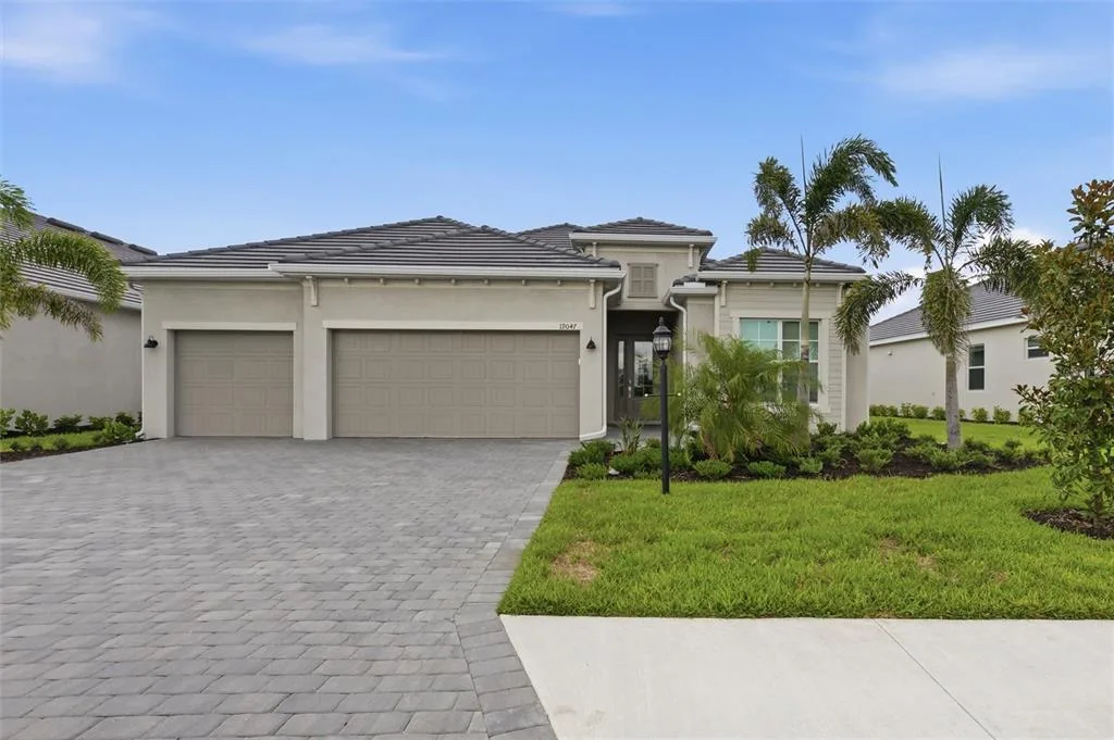 19047 SCALLOP LOOP, LAKEWOOD RANCH, FL 34211