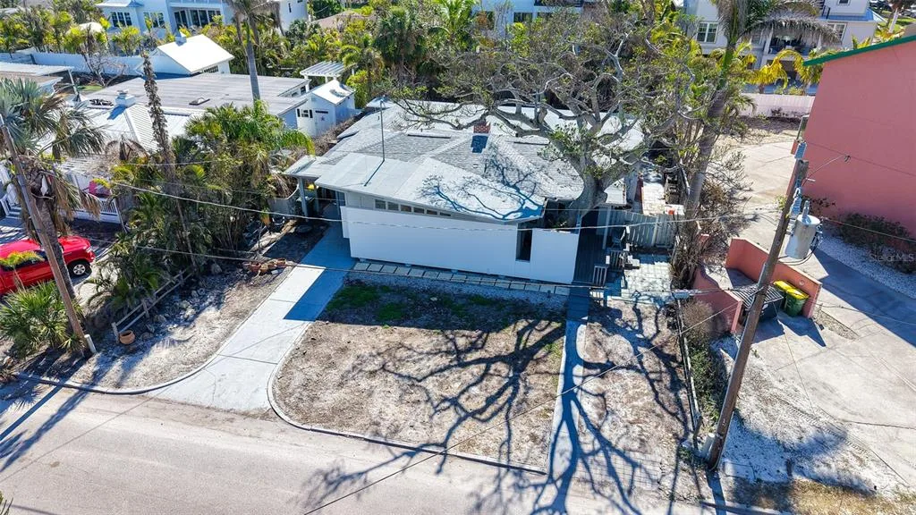 132 HARRISON DRIVE, SARASOTA, FL 34236