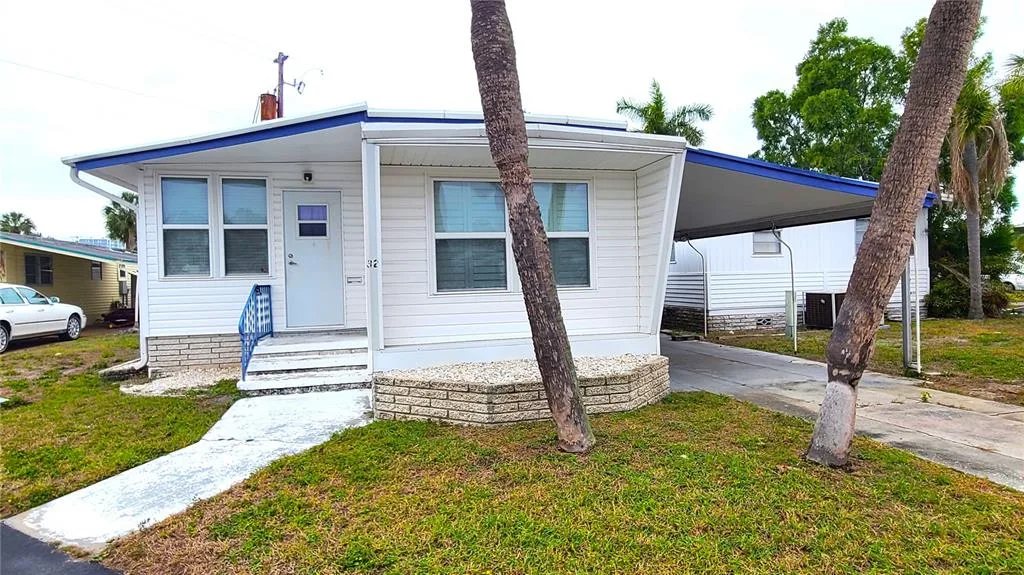 4851 W GANDY BOULEVARD # B4 L32, TAMPA, FL 33611
