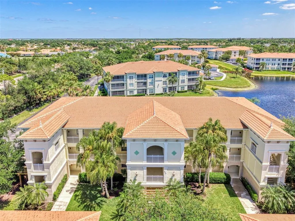 900 SAN LINO CIRCLE # # 910, VENICE, FL 34292