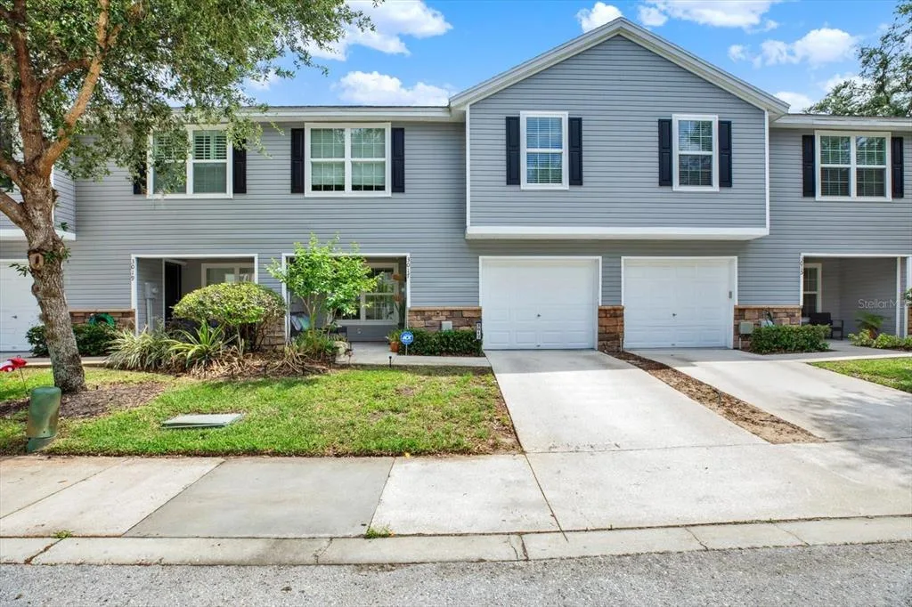 3017 MOJAVE OAK DRIVE, VALRICO, FL 33594