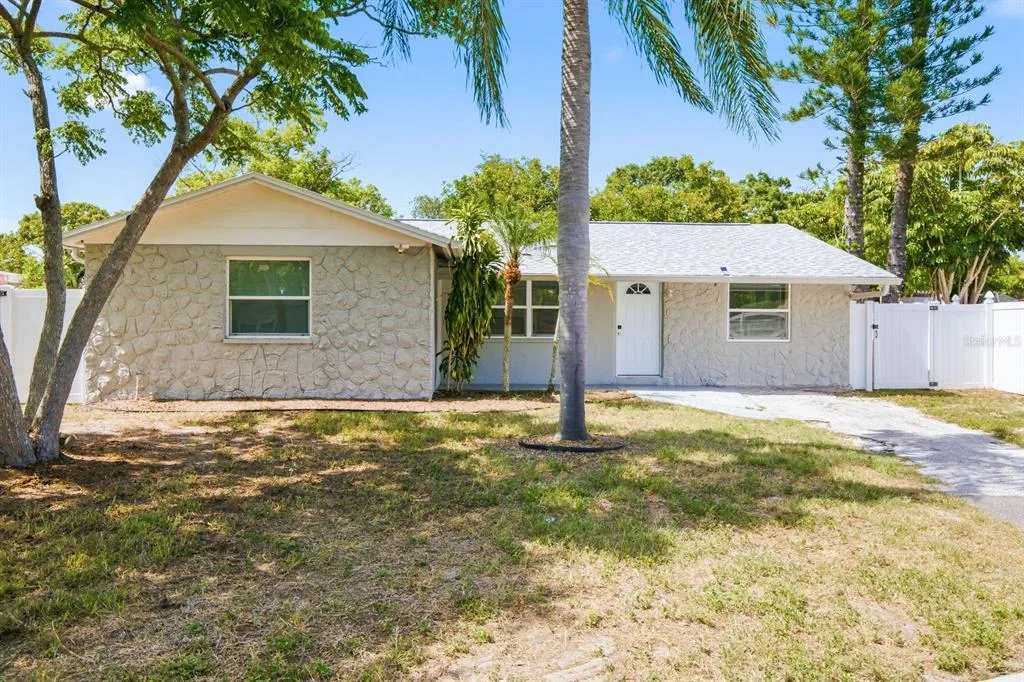 1119 17TH AVENUE SW, LARGO, FL 33778