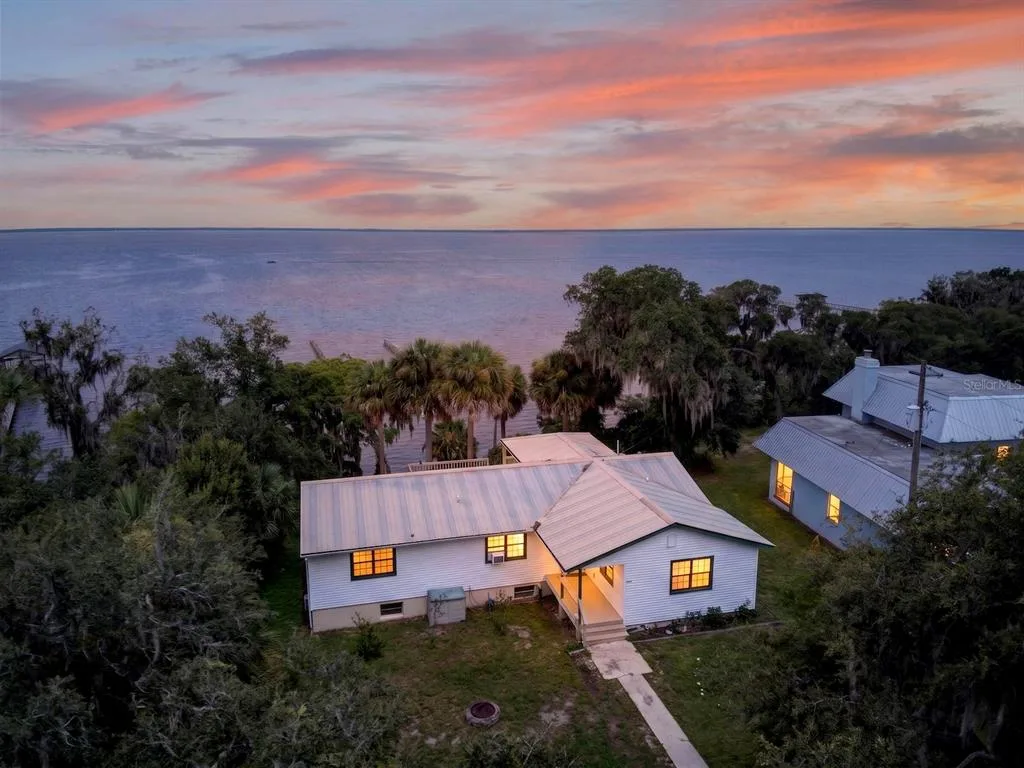 8445 NE 310TH AVENUE, FORT MC COY, FL 32134