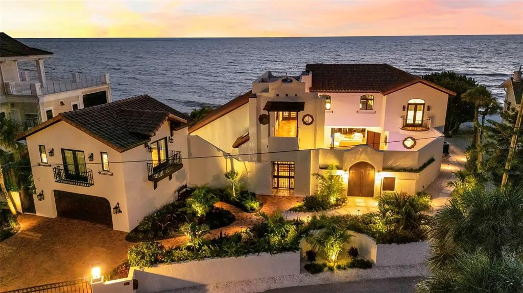 121 N CASEY KEY ROAD, OSPREY, FL 34229