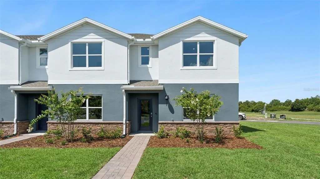 1010 PINEWOOD STREET, KISSIMMEE, FL 34744