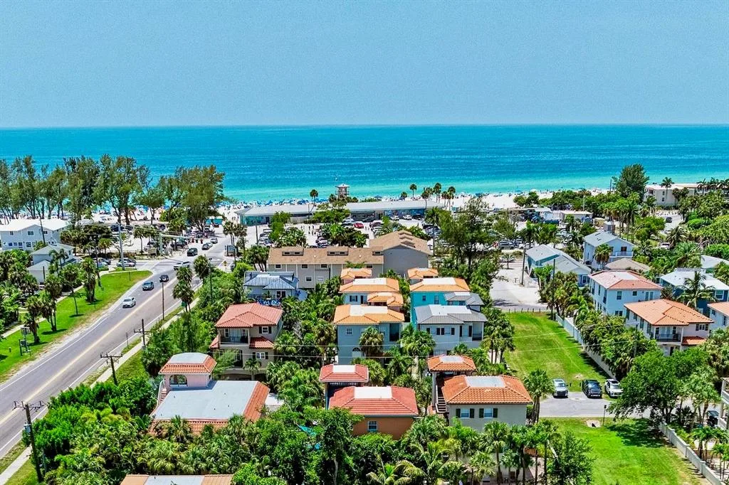 4003 5TH AVENUE, HOLMES BEACH, FL 34217