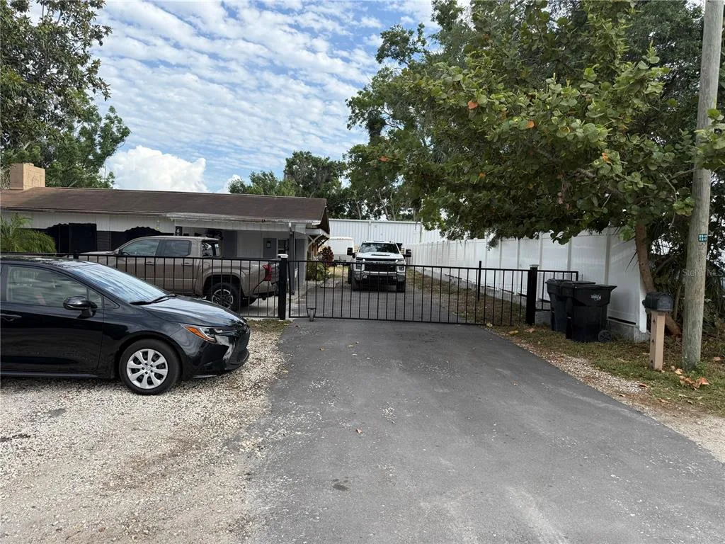 4106 W SOUTH AVENUE, TAMPA, FL 33614