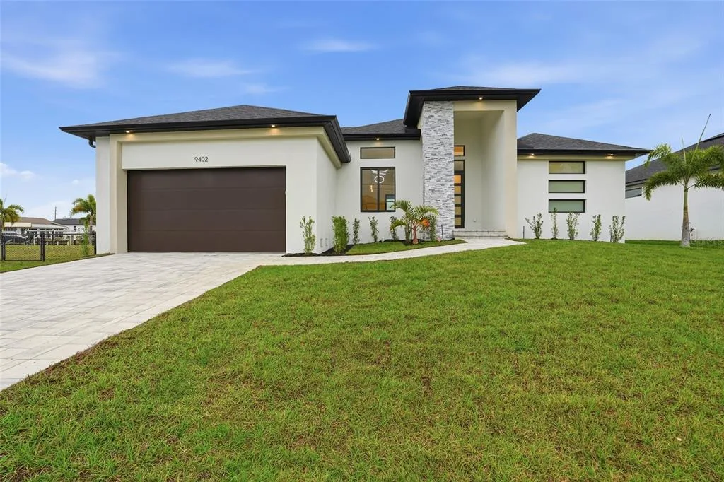 9402 ARRID CIRCLE, PORT CHARLOTTE, FL 33981