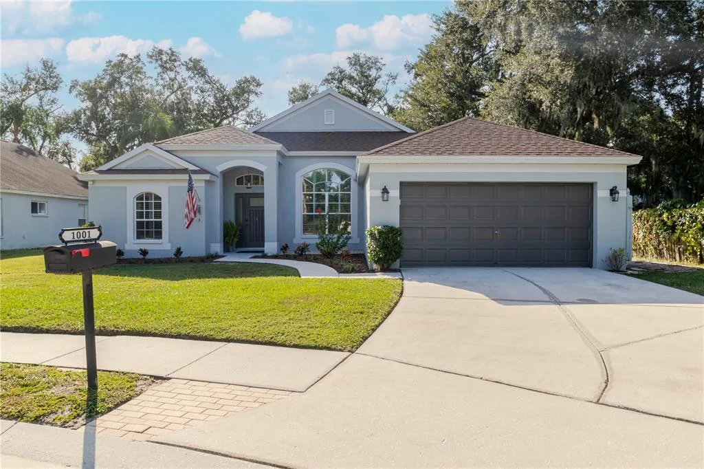 1001 ENGLISH BLUFFS COURT, BRANDON, FL 33511