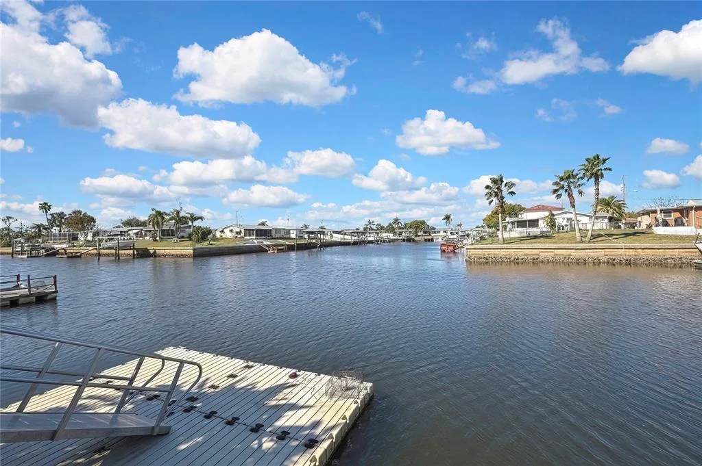 12527 1ST ISLE, HUDSON, FL 34667