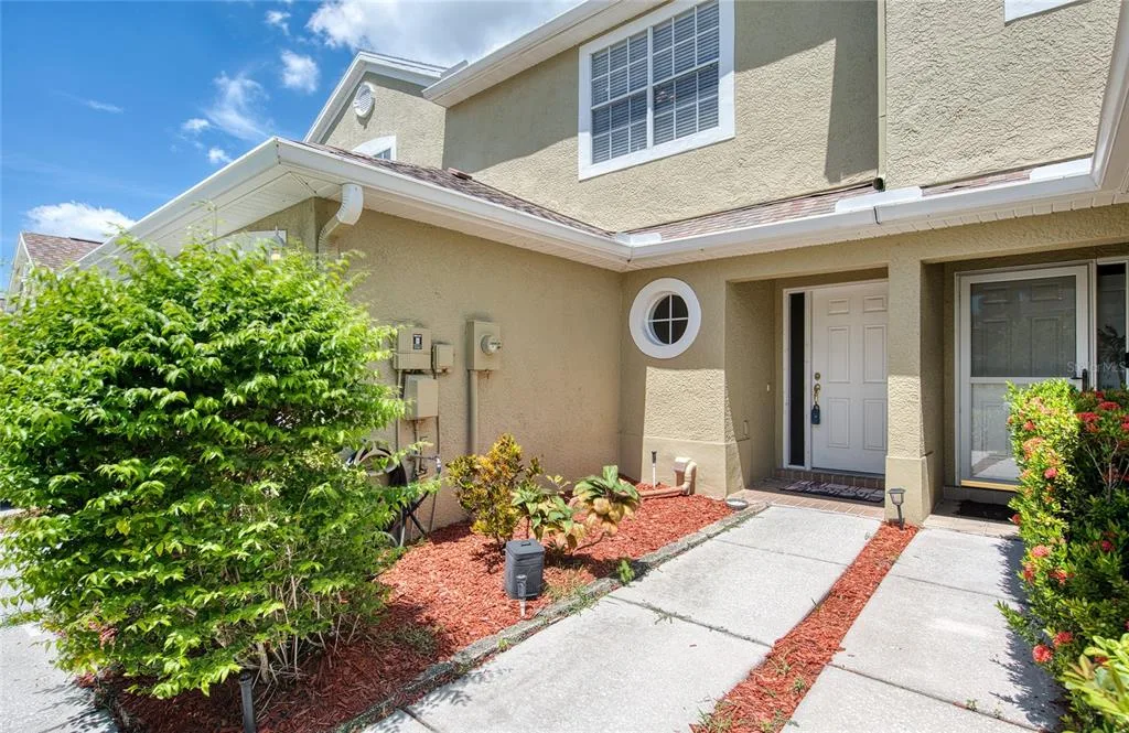 11235 KAPOK GRAND CIRCLE, MADEIRA BEACH, FL 33708
